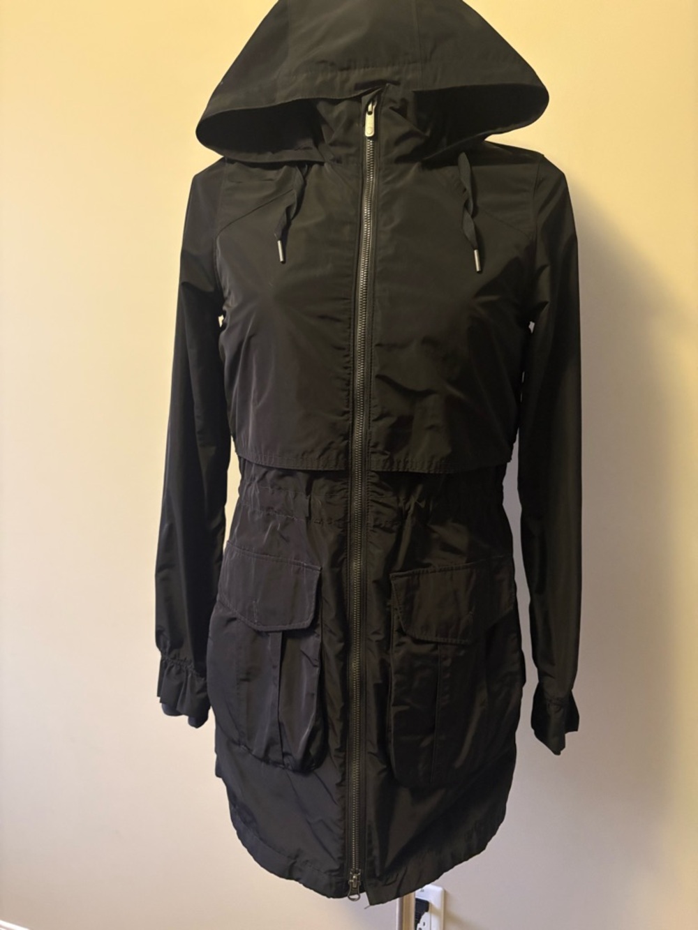 Black Womens XS Mountain Hardware Long Rain Jacket